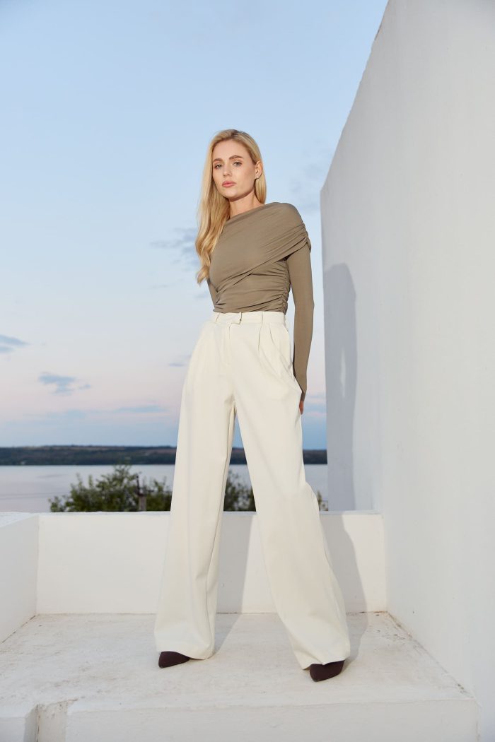 IMG_2819 Лонгслів skims зі зборкою на плечі жіночий олива Фото - 3