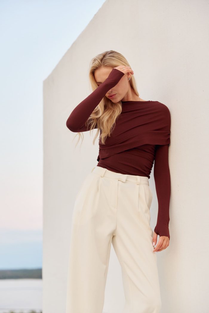 IMG_2822 Лонгслів skims зі зборкою на плечі жіночий шоколад Фото - 6