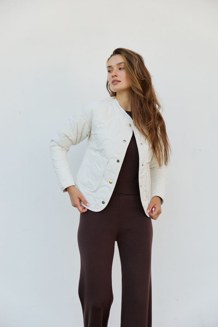 IMG_2533 Куртка стьобана жіноча молочна Фото - 5