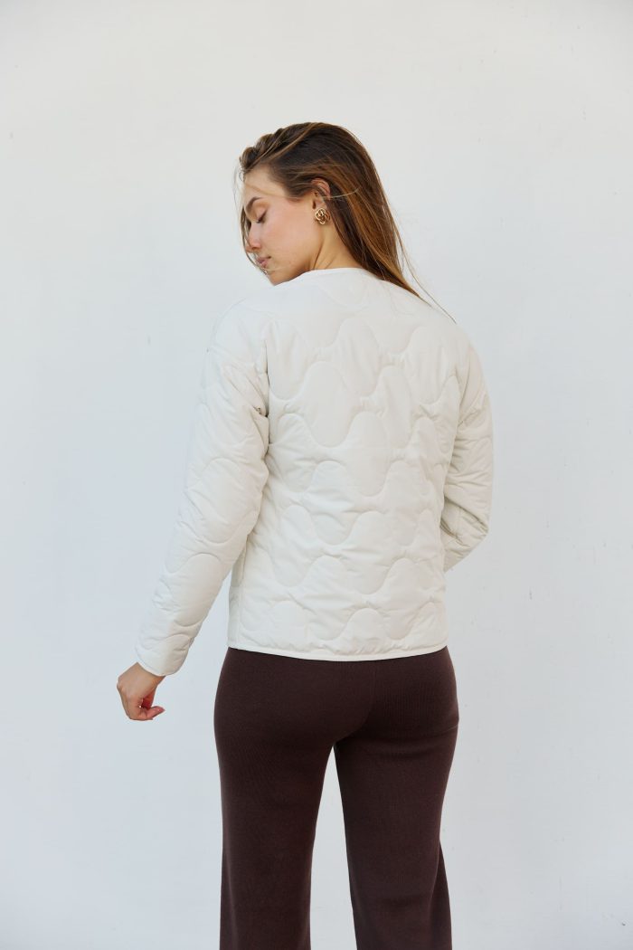 IMG_2541 Куртка стьобана жіноча молочна Фото - 2