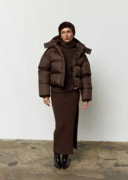Пуховик жіночий вкорочений шоколад