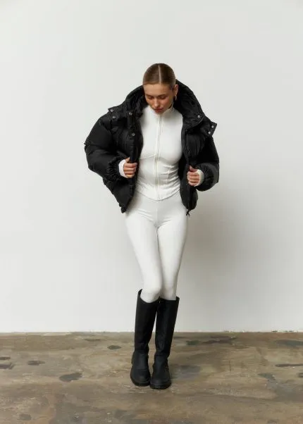 Пуховик жіночий вкорочений чорний