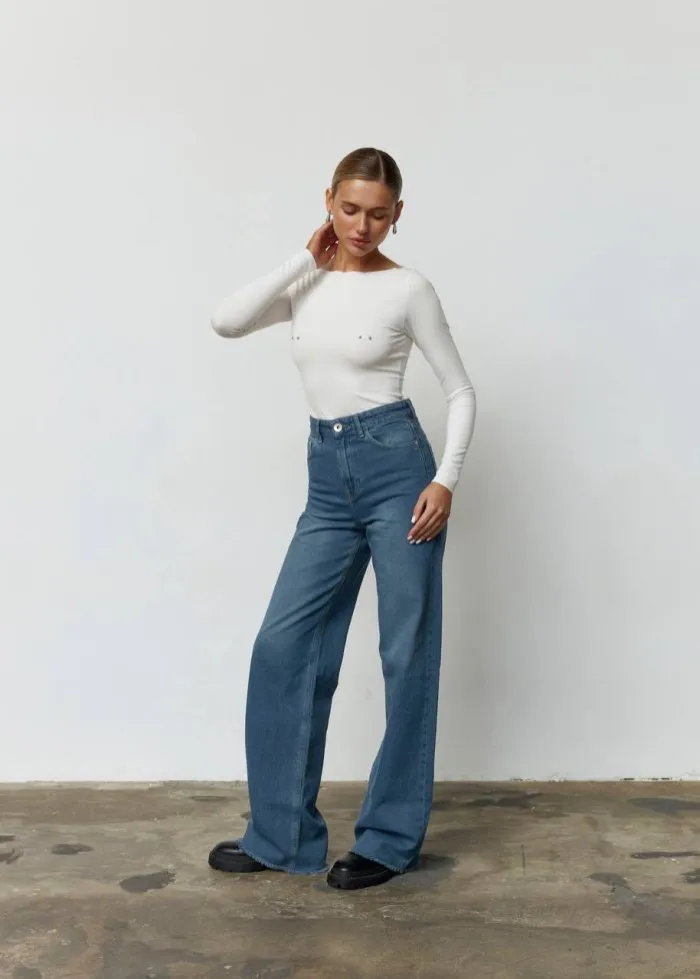 Боді з пірсингом молочний Фото - 4