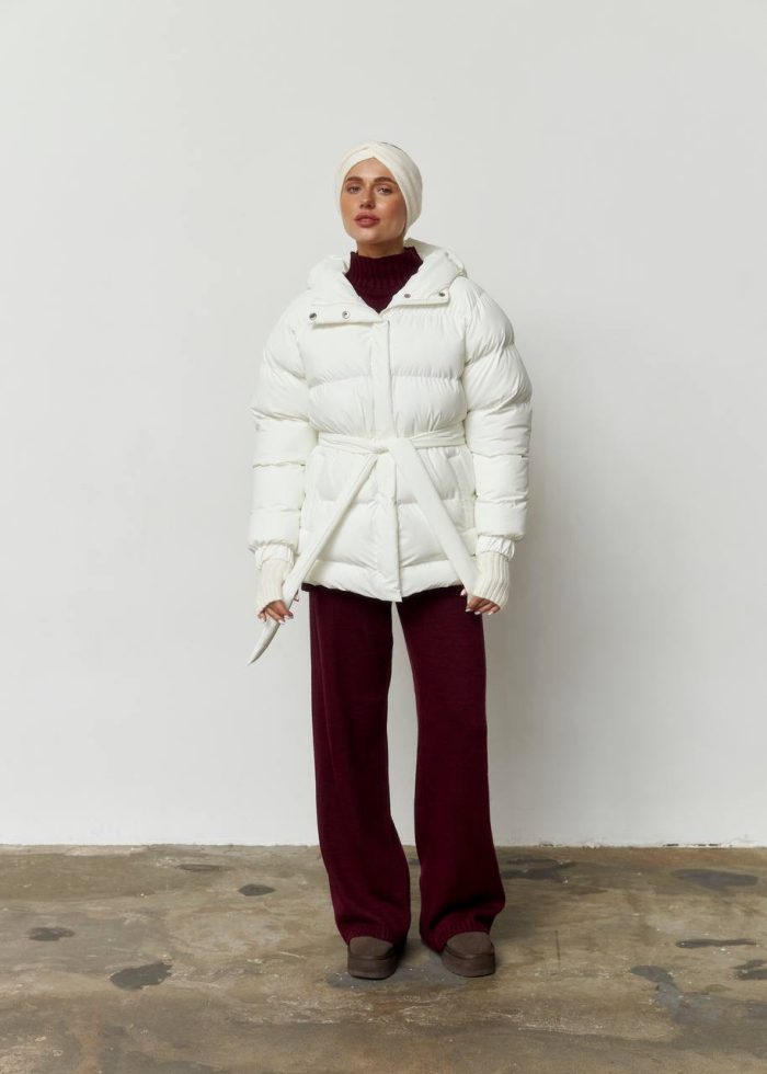 Пуховик з поясом жіночий молочний Фото - 2