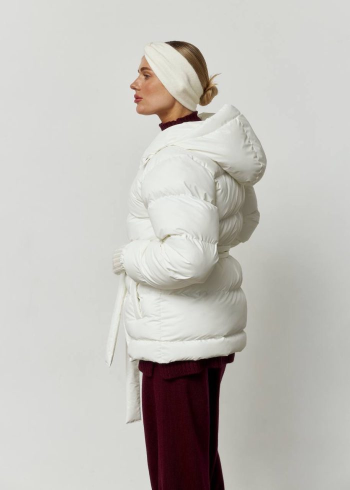 Пуховик з поясом жіночий молочний Фото - 3