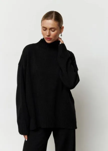 Костюм в’язаний зі штанами та кофтою під горло чорний