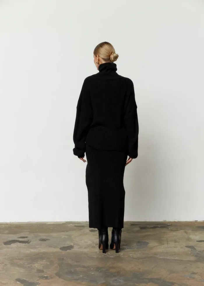 Комплект вʼязаний під горло зі спідницею чорний Фото - 5