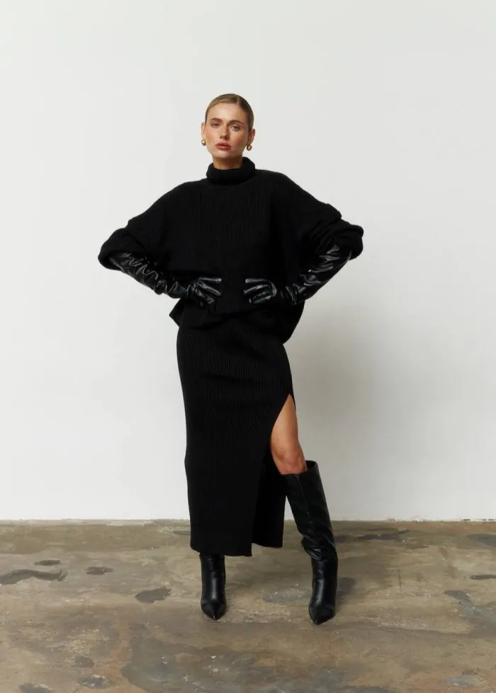 Комплект вʼязаний під горло зі спідницею чорний Фото - 1