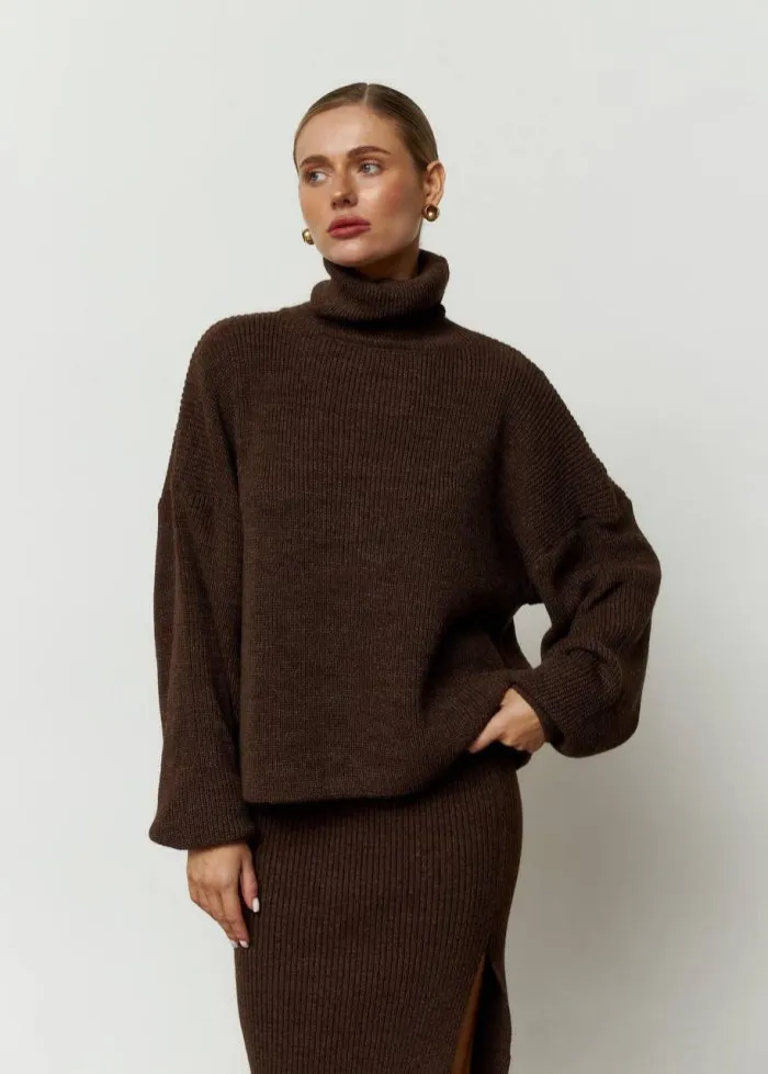 Комплект вʼязаний під горло зі спідницею шоколад Фото - 3