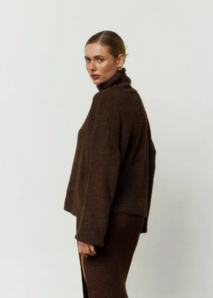 Комплект вʼязаний під горло зі спідницею шоколад