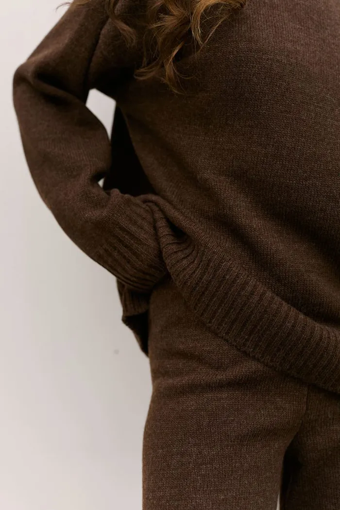 Костюм в’язаний зі штанами та кофтою під горло шоколад Фото - 3