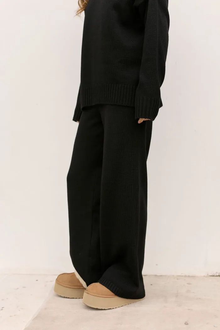 Костюм в’язаний зі штанами та кофтою під горло чорний Фото - 5