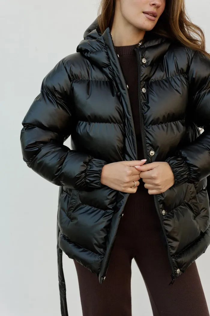 Пуховик з поясом жіночий чорний Фото - 2