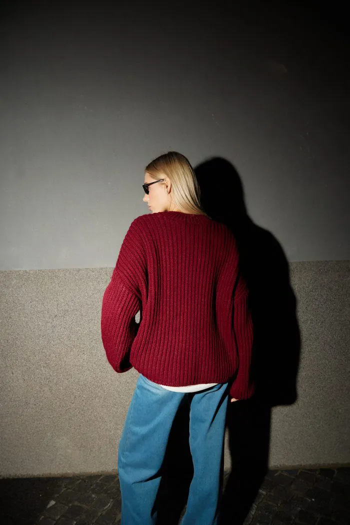 Вʼязаний светр oversize жіночий бордо Фото - 3