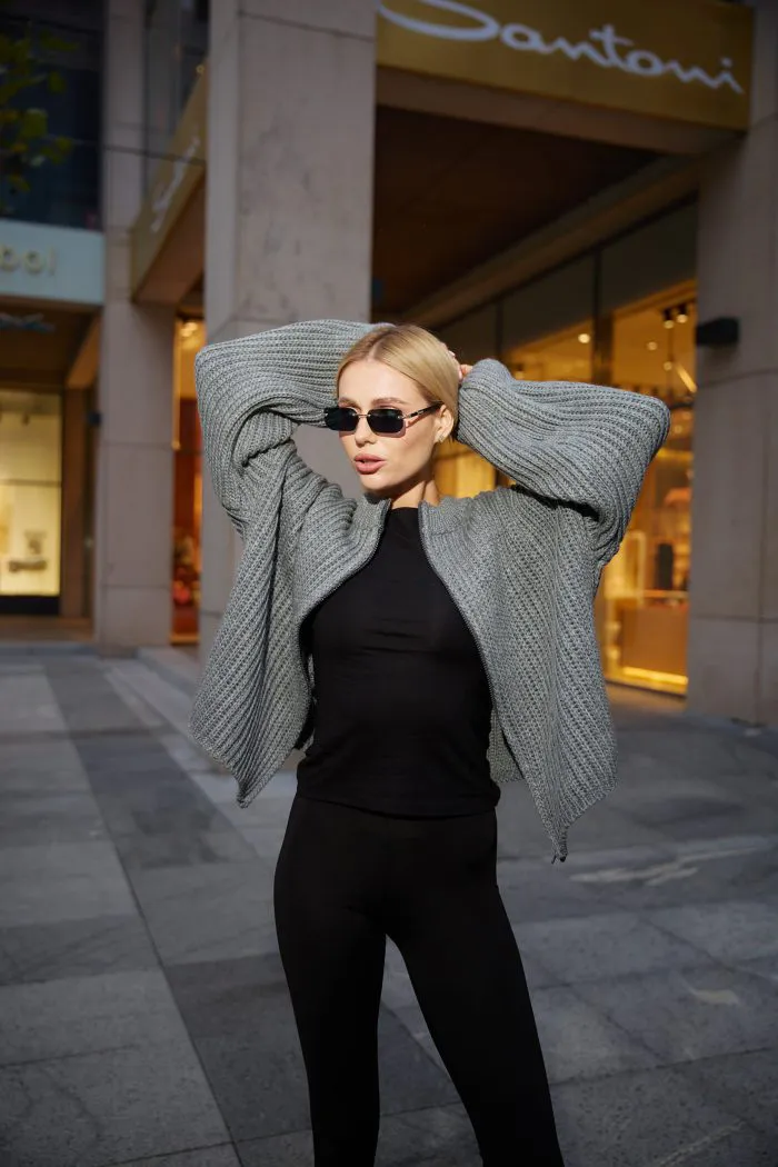 Вʼязаний светр oversize на блискавці жіночий сірий Фото - 5