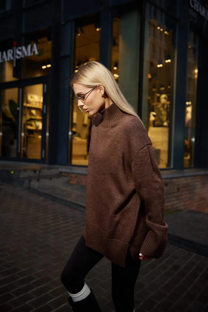 Вʼязаний светр oversize під горло жіночий шоколад Фото - 5