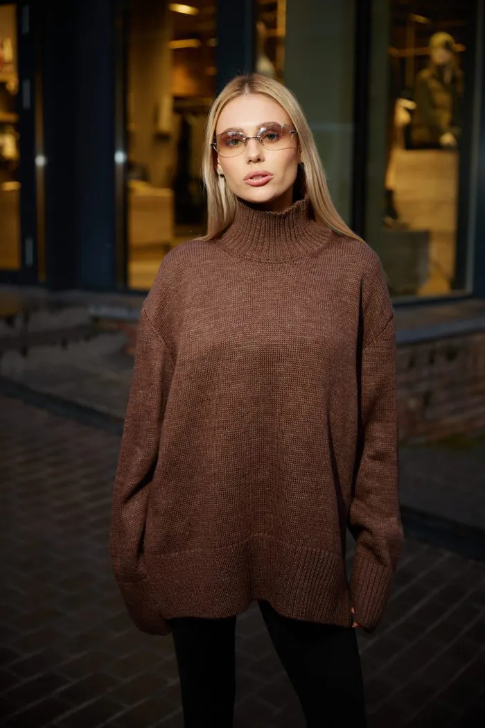 Вʼязаний светр oversize під горло жіночий шоколад Фото - 1
