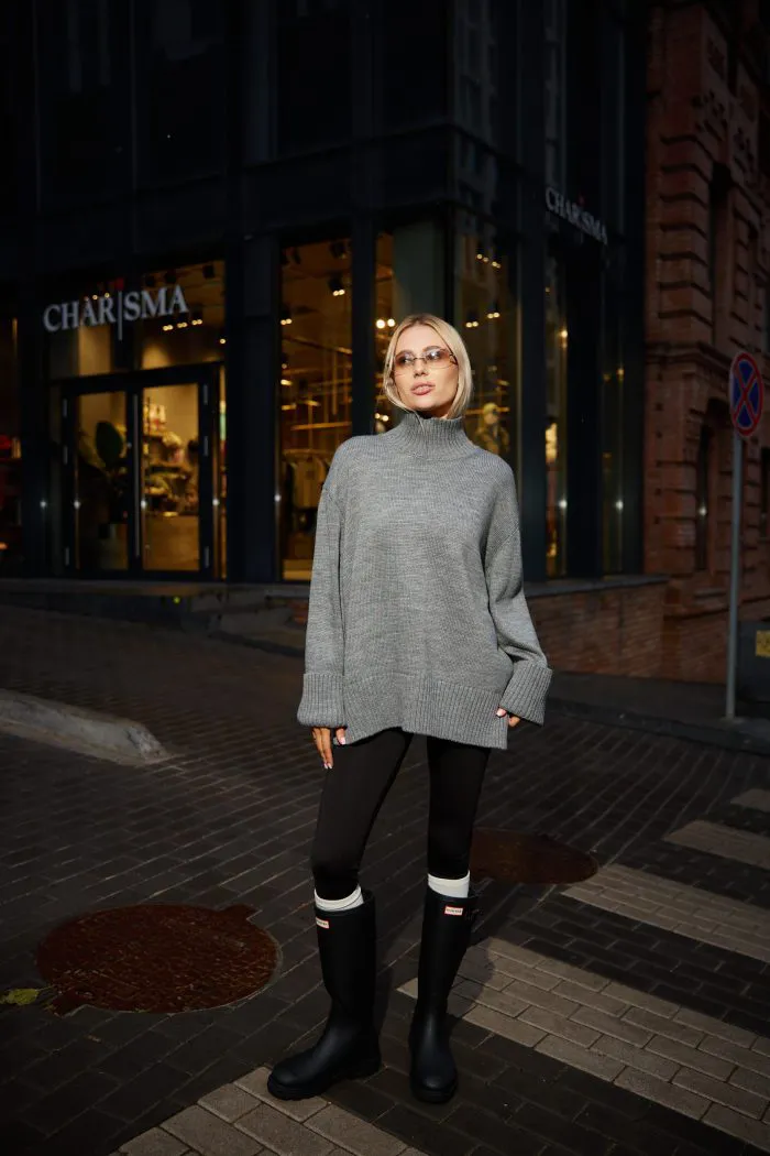 Вʼязаний светр oversize під горло жіночий сірий Фото - 2