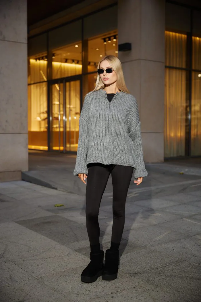 Вʼязаний светр oversize на блискавці жіночий сірий Фото - 2