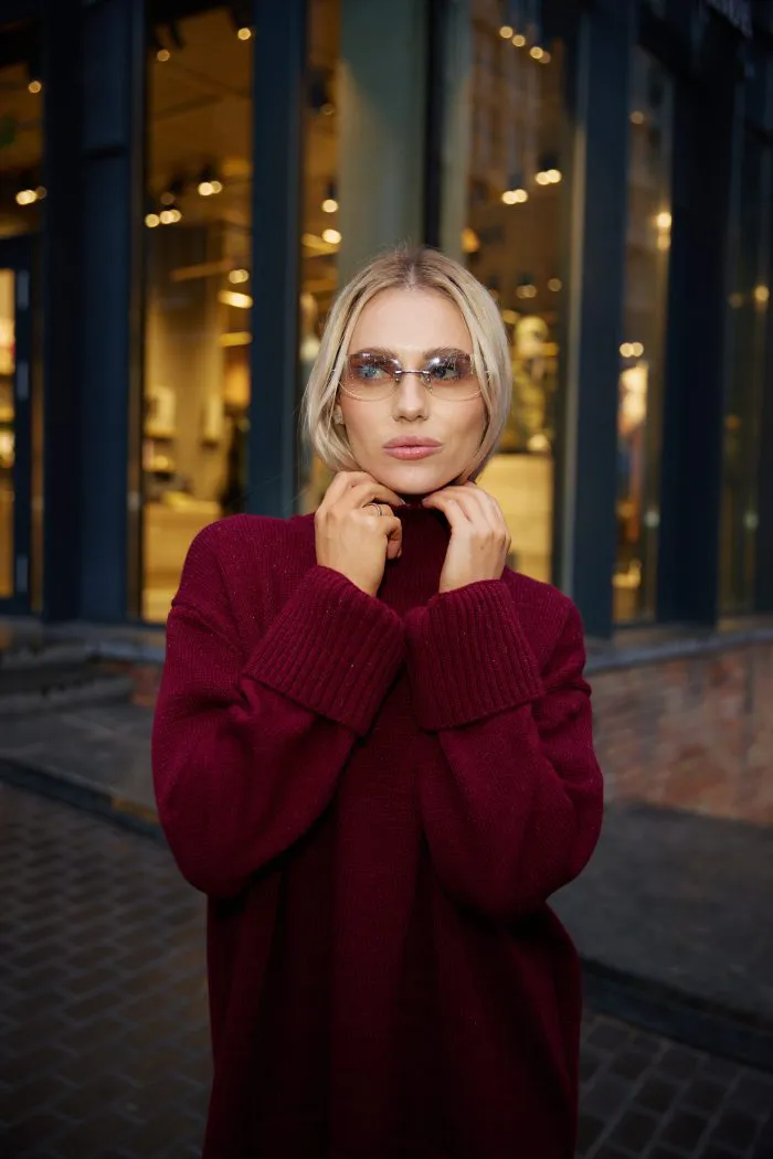 Вʼязаний светр oversize під горло жіночий бордо Фото - 2