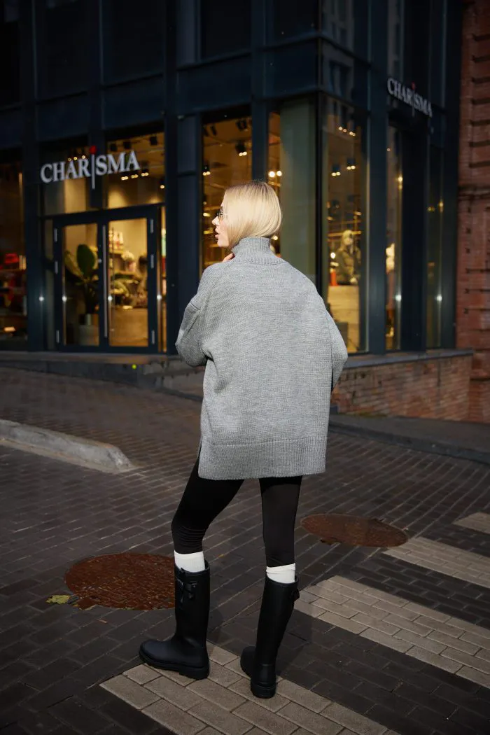 Вʼязаний светр oversize під горло жіночий сірий Фото - 3