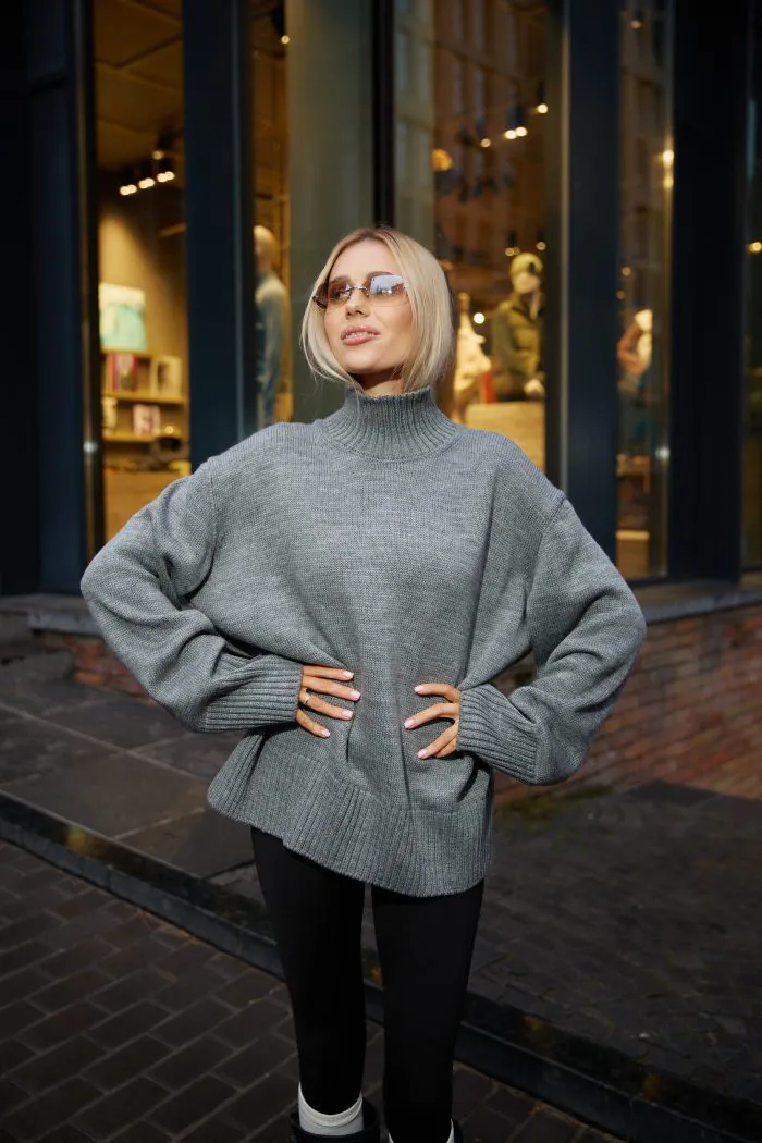Вʼязаний светр oversize під горло жіночий сірий Фото - 4