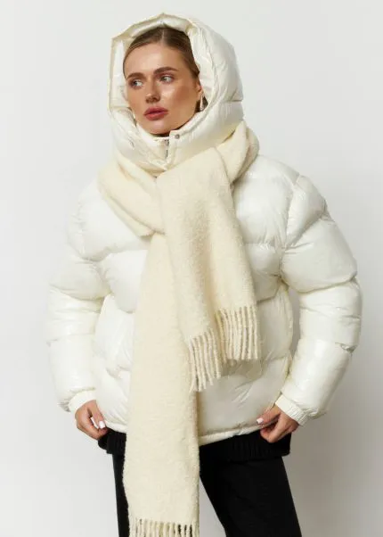 Пуховик жіночий з лакової тканини молоко