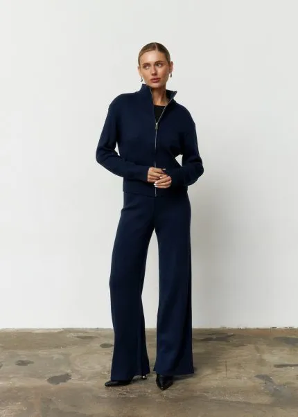 Костюм вʼязаний на блискавці жіночий синій