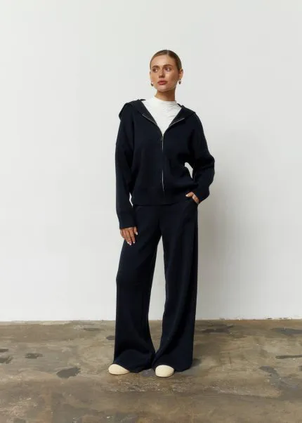 Костюм в’язаний з капюшоном жіночий синій