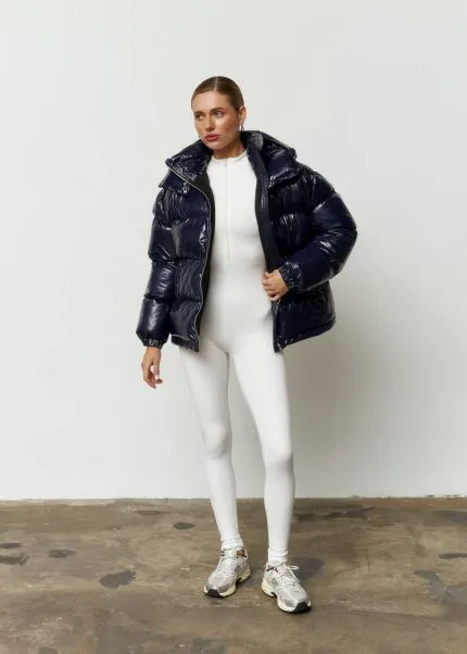 Пуховик жіночий з лакової тканини синій