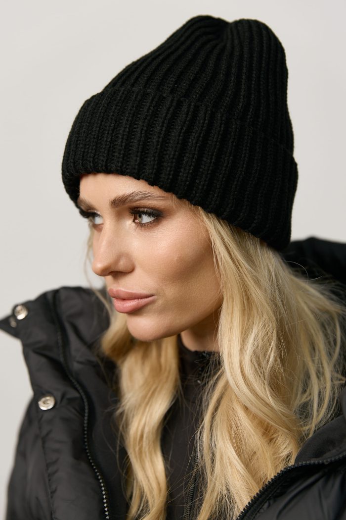IMG_5757 (1) Шапка жіноча чорна Фото - 1