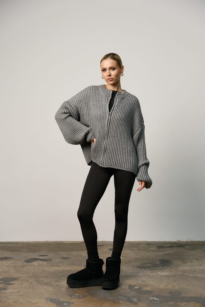 IMG_5824 Вʼязаний светр oversize на блискавці жіночий сірий Фото - 3