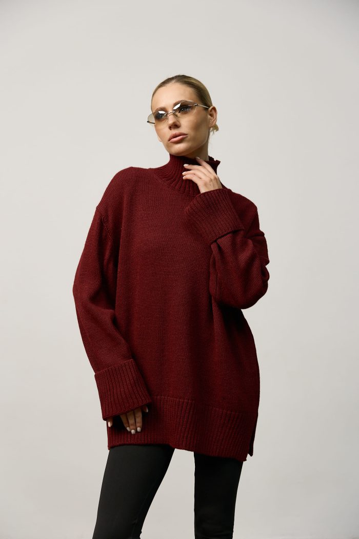 Вʼязаний светр oversize під горло жіночий бордо Фото - 1