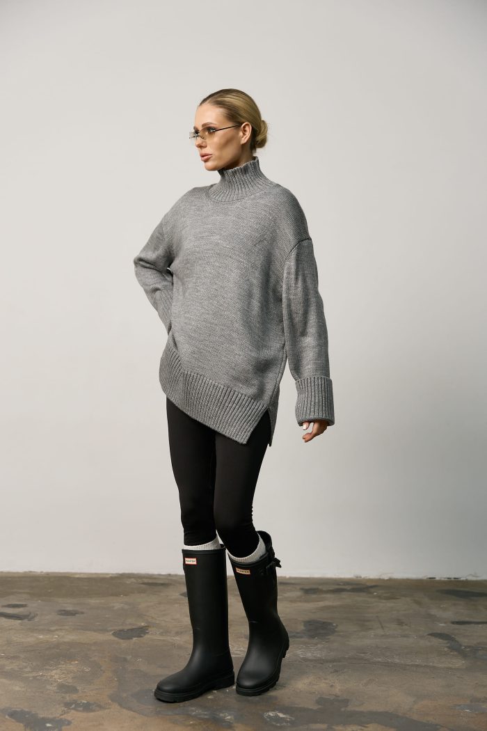 IMG_5900 Вʼязаний светр oversize під горло жіночий сірий Фото - 2