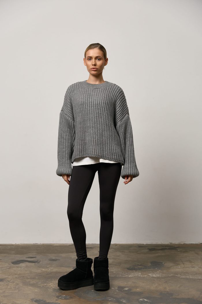 IMG_6357 Вʼязаний светр oversize жіночий сірий Фото - 3