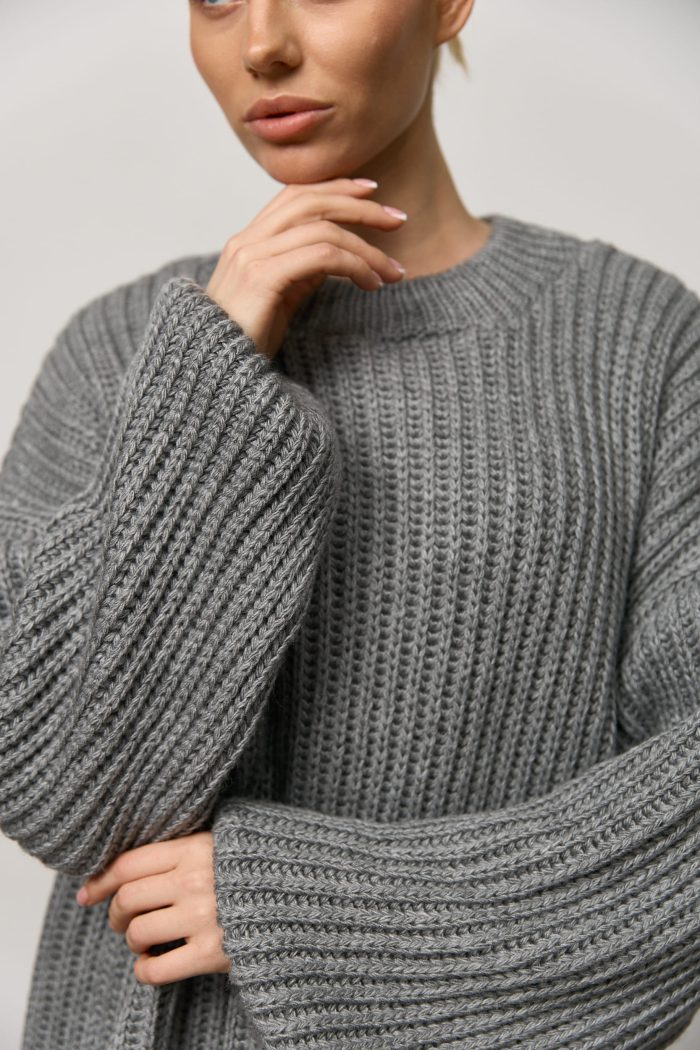 Вʼязаний светр oversize жіночий сірий Фото - 2