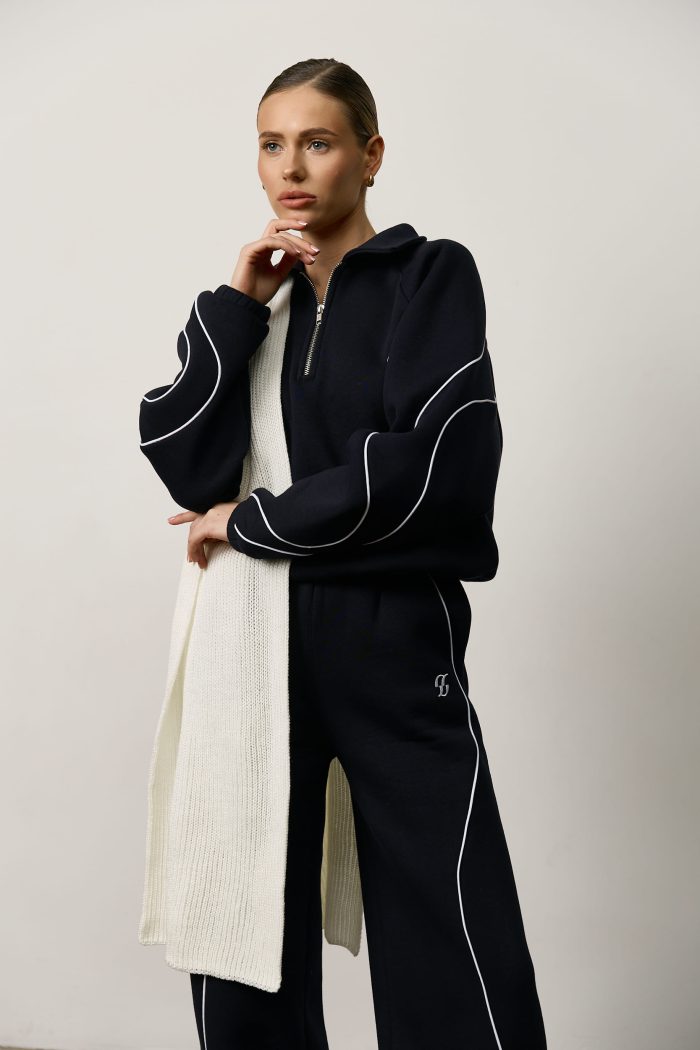 IMG_6008 Костюм жіночий з хвилястим лампасом темно-синій Фото - 4