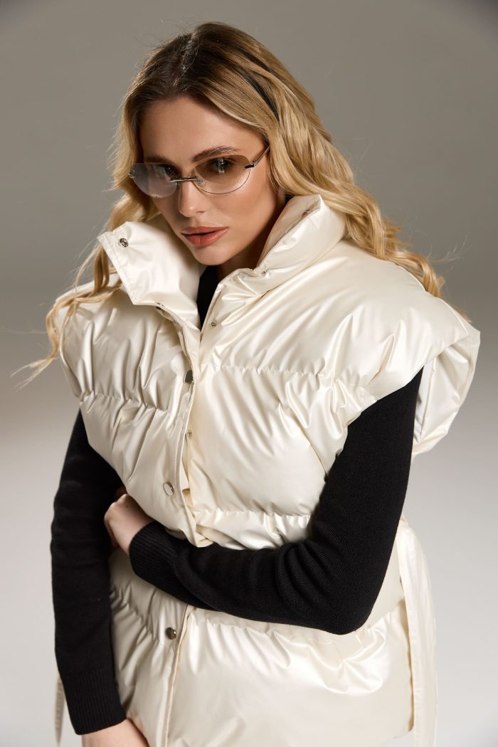 Жилетка NEW з поясом жіноча молочна Фото - 3