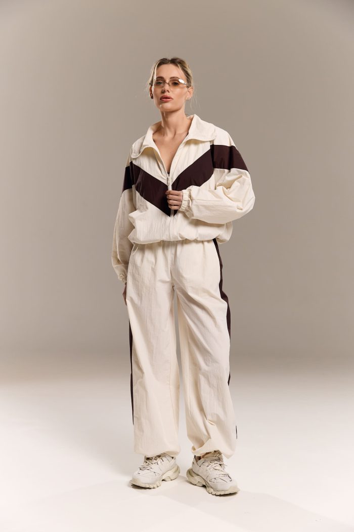 IMG_0590 Костюм з плащівки жіночий молочний Фото - 1