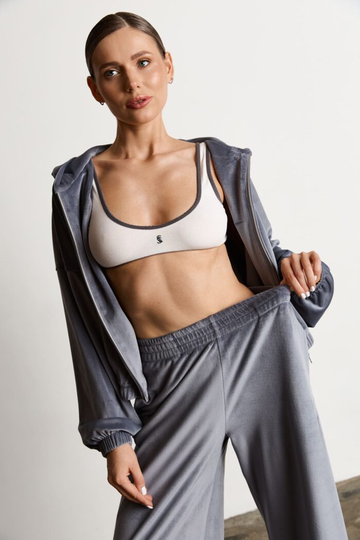 Костюм велюр жіночий сірий Фото - 4