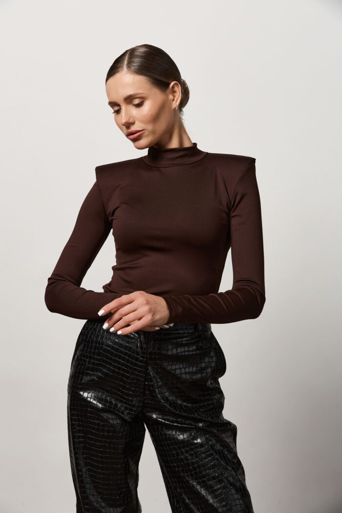 IMG_1400 Лонгслів з акцентними плечима шоколад Фото - 1