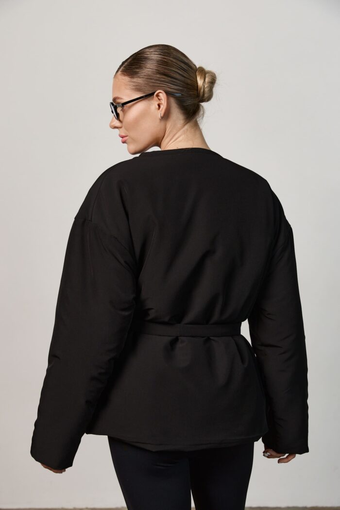 Куртка з поясом жіноча демісезонна чорна Фото - 2