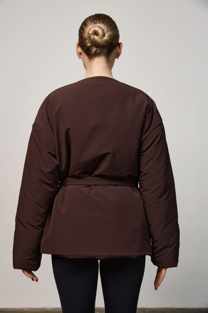 Куртка з поясом жіноча демісезонна шоколад Фото - 4