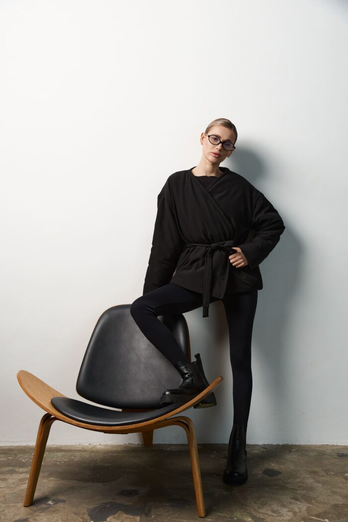 IMG_1902 (1) Куртка з поясом жіноча демісезонна чорна Фото - 5