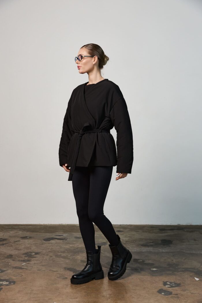 IMG_1923 (1) Куртка з поясом жіноча демісезонна чорна Фото - 4
