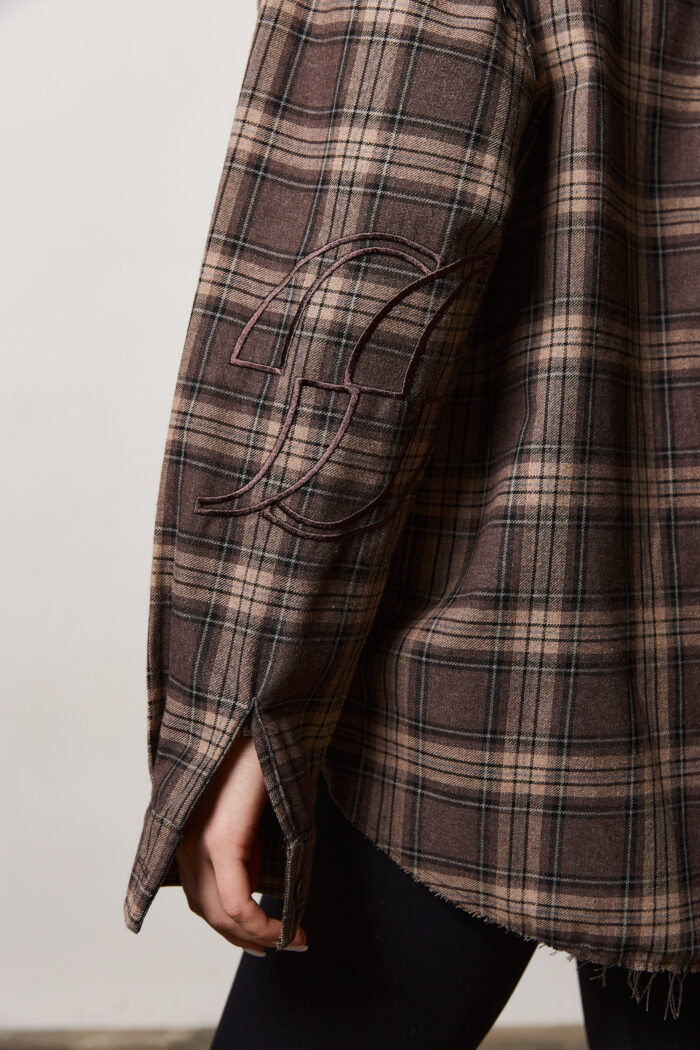 Сорочка жіноча у клітинку з необробленим краєм шоколад Фото - 2