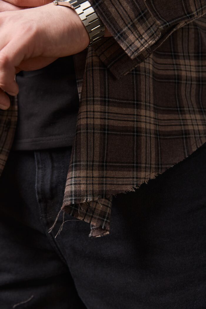 IMG_2335 Сорочка чоловіча у клітинку з необробленим краєм шоколад Фото - 3