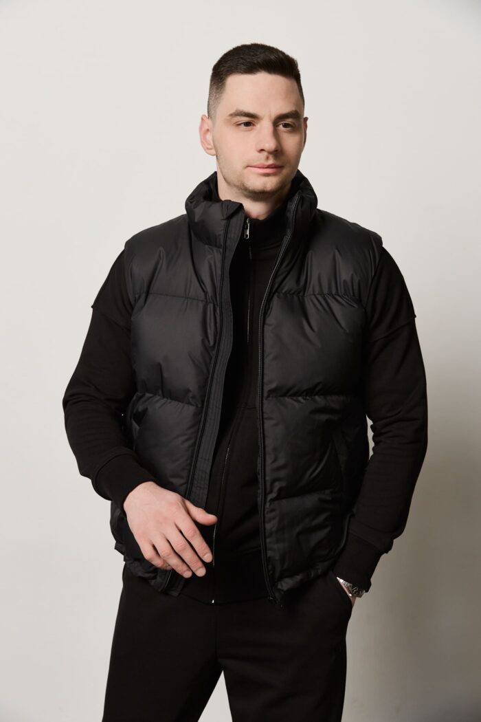 Жилет базовий чоловічий чорний Фото - 1