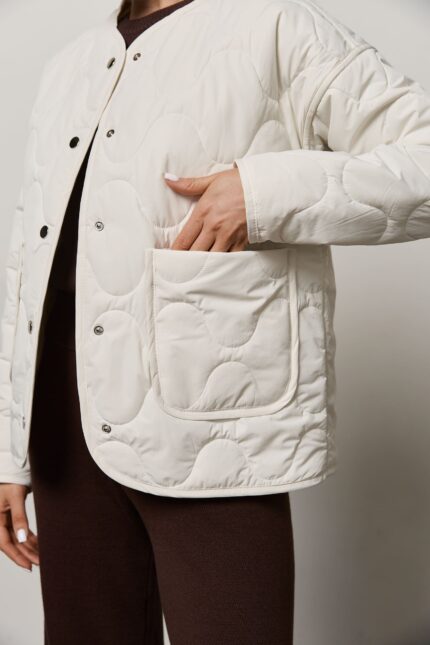 Куртка стьобана жіноча молочна