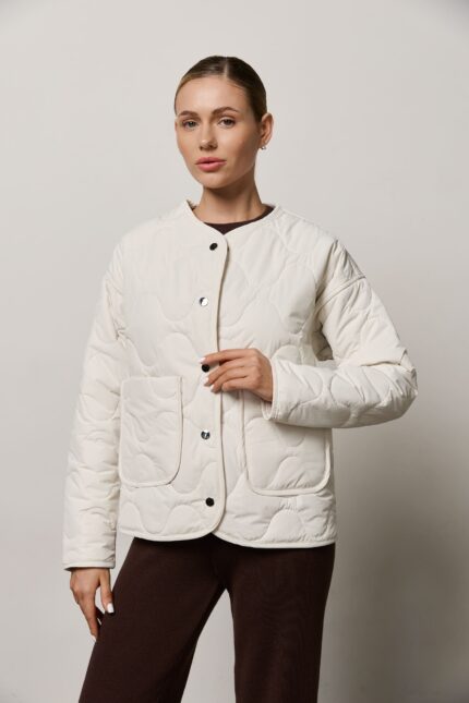 Куртка стьобана жіноча молочна